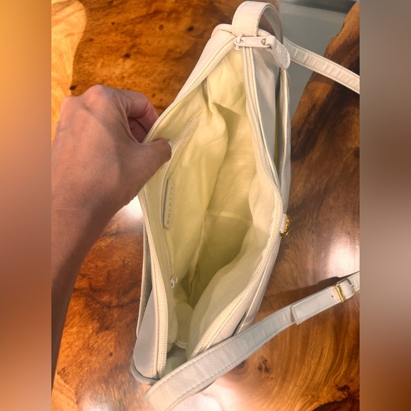 COLETTA VINTAGE Elegant Cream Shoulder Bag W Beautiful Gold Detail EUC⭐️🤍 - Picture 4 of 11